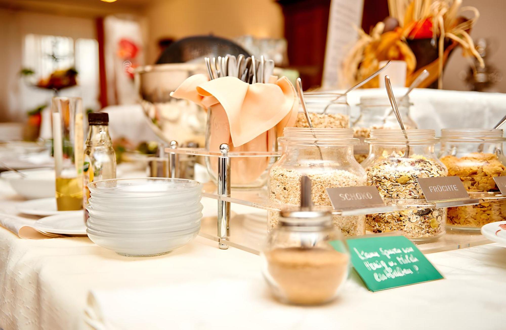 Vegan Hotel Und Restaurants Nicolay 1881 Цельтінґен-Рахтіґ Екстер'єр фото