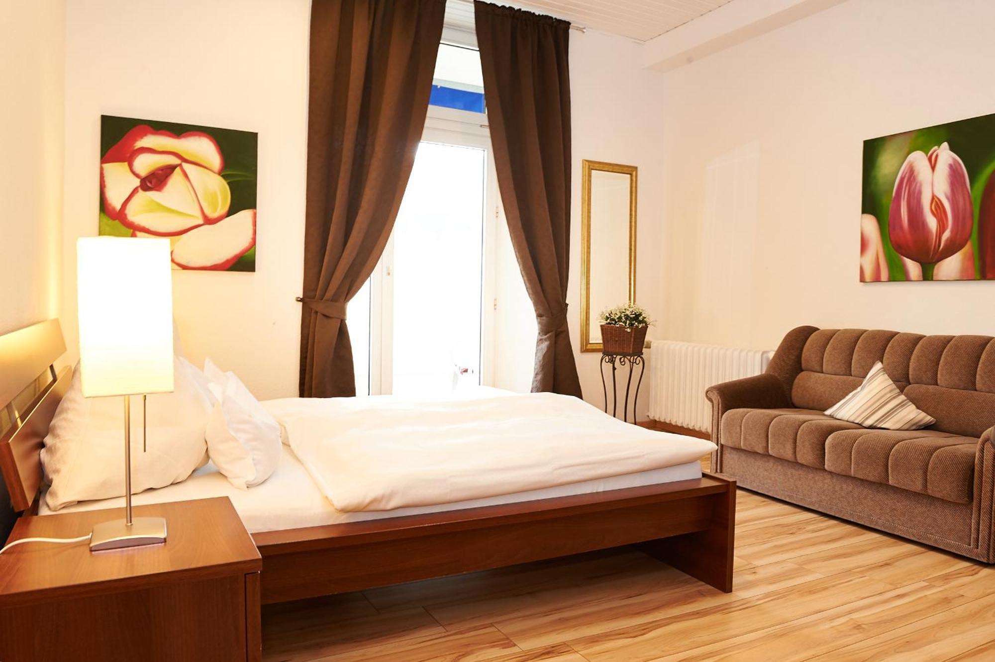 Vegan Hotel Und Restaurants Nicolay 1881 Цельтінґен-Рахтіґ Екстер'єр фото