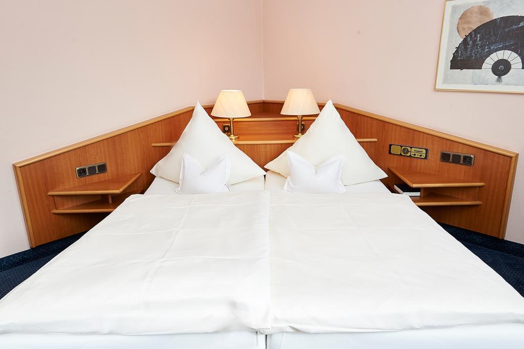 Vegan Hotel Und Restaurants Nicolay 1881 Цельтінґен-Рахтіґ Екстер'єр фото